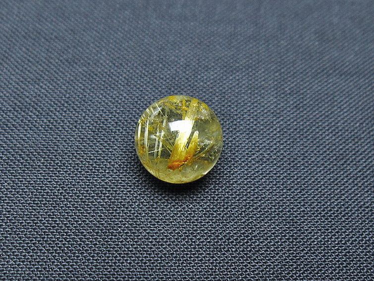 ゴールドタイチンルチル入り 水晶 丸玉 10mm [T355-1190] 1枚目