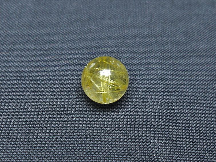 ゴールドタイチンルチル入り 水晶 丸玉 10mm [T355-1193] 1枚目