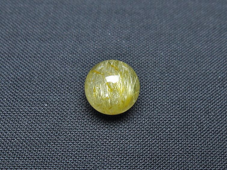 ゴールドタイチンルチル入り 水晶 丸玉 10mm [T355-1246] 1枚目