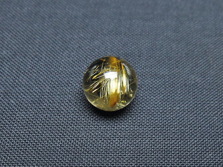 ゴールドタイチンルチル入り 水晶 丸玉 10mm [t355-1256] 1枚目