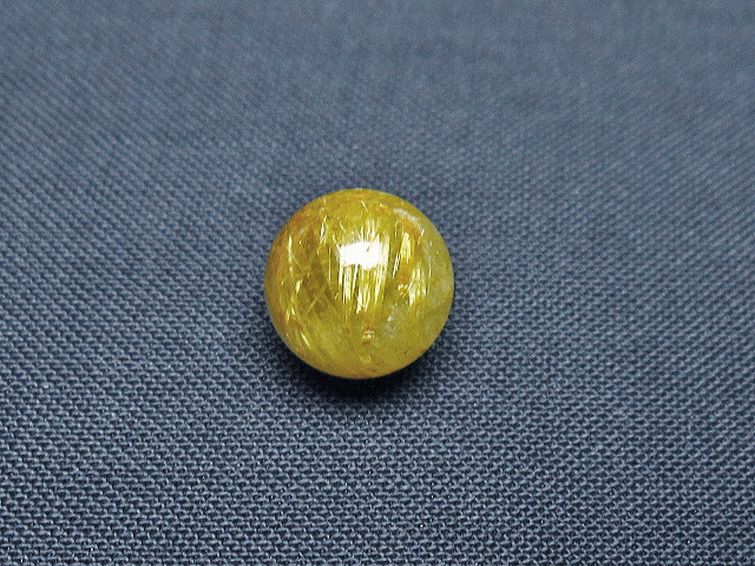 ゴールドタイチンルチル入り 水晶 丸玉 10mm [T355-1270] 1枚目