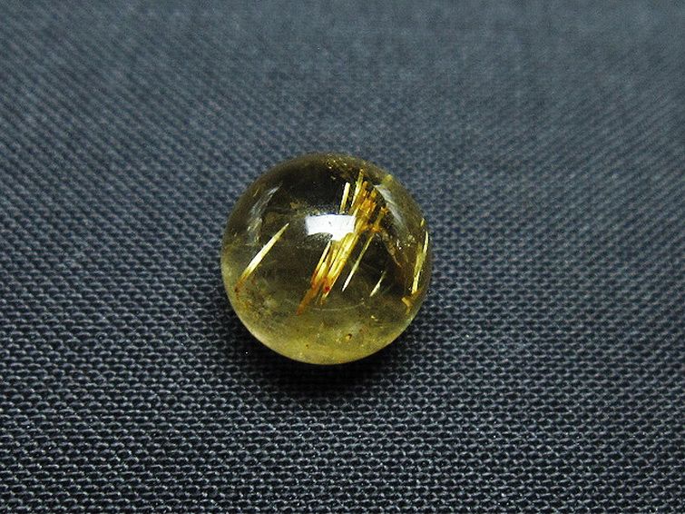 ゴールドタイチンルチル入り 水晶 丸玉 10mm [T355-1429] 1枚目