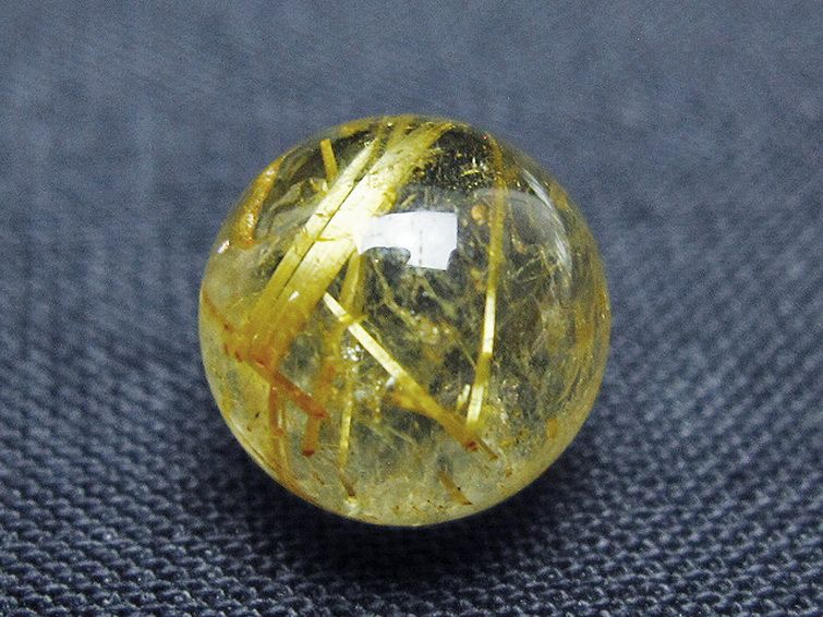 ゴールドタイチンルチル入り 水晶 丸玉 10mm [t355-1607] 1枚目
