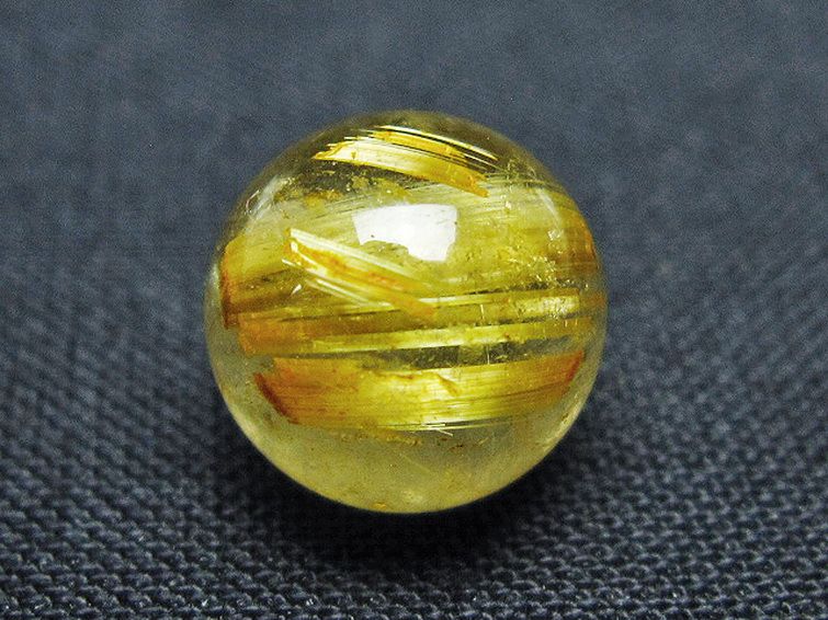ゴールドタイチンルチル入り 水晶 丸玉 10mm [t355-1622] 1枚目