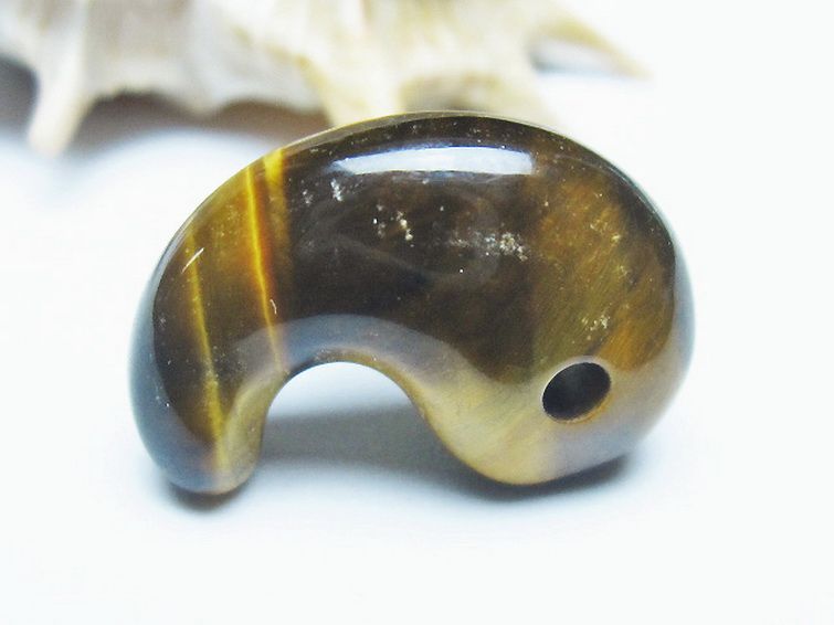 タイガーアイ※黄虎目石 勾玉[T356-1676] 2枚目