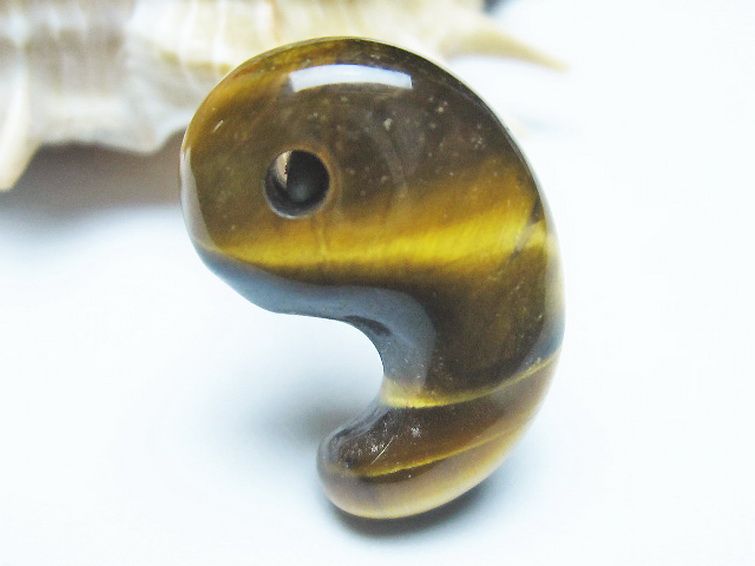 タイガーアイ※黄虎目石 勾玉[T356-1676] 3枚目
