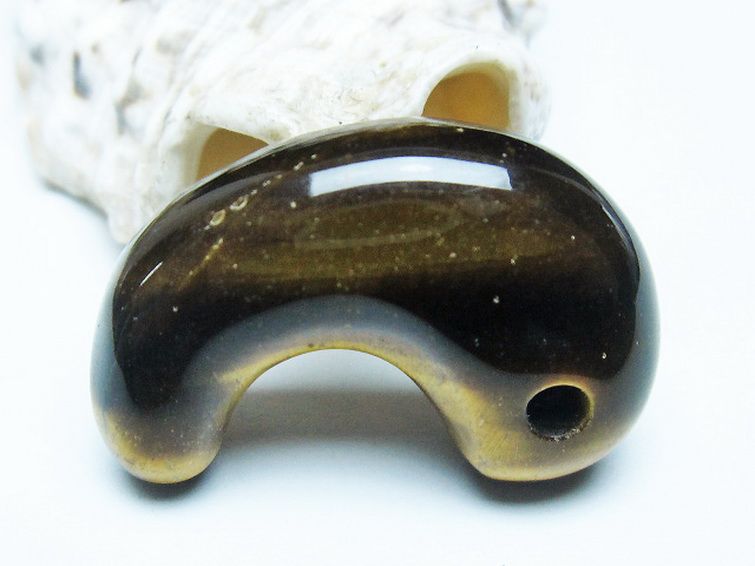 タイガーアイ※黄虎目石 勾玉[T356-1731] 2枚目