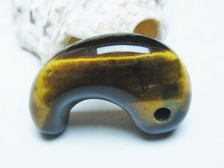 タイガーアイ※黄虎目石 勾玉[T356-1739] 2枚目