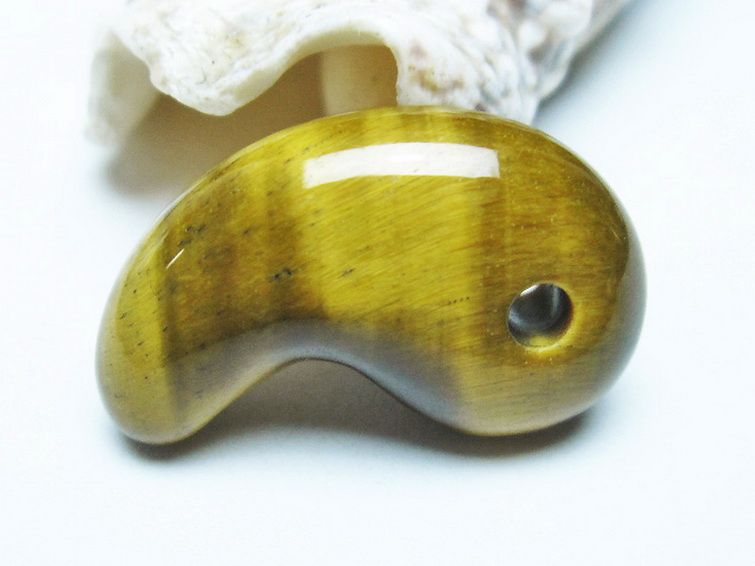 タイガーアイ※黄虎目石 勾玉[T356-1797] 2枚目