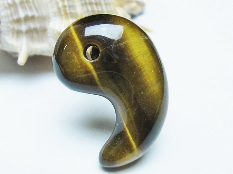 タイガーアイ※黄虎目石 勾玉[T356-1824] 3枚目