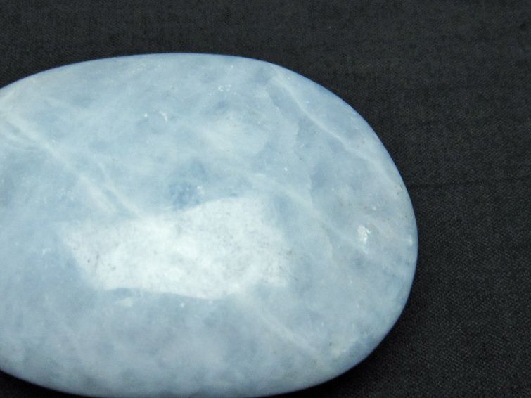 ブルーカルサイト 原石 ※欠け箇所などあり [t375-3789] 2枚目