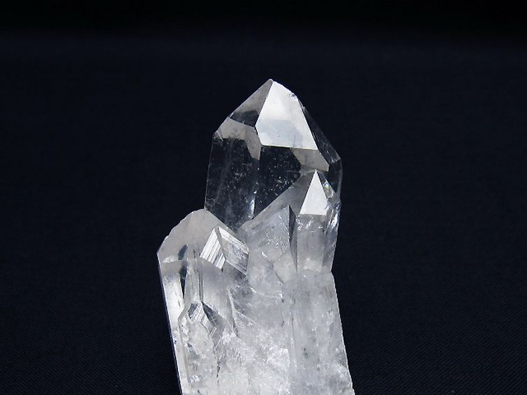 【追跡付き】 アーチーchで紹介 ラッカゾージア 庵野水晶 アーカンソー州産 水晶クラスター[t386-7986]