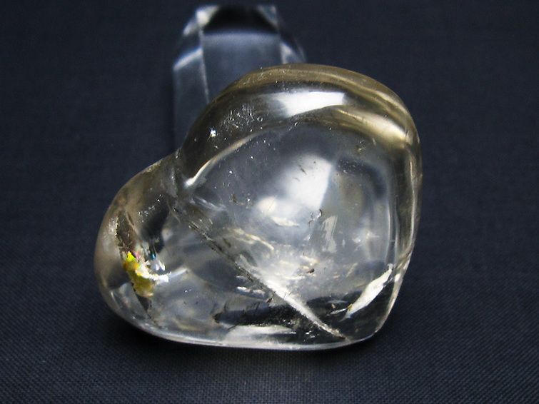 ヒマラヤ水晶ハート 置物 [t387-14298] 2枚目