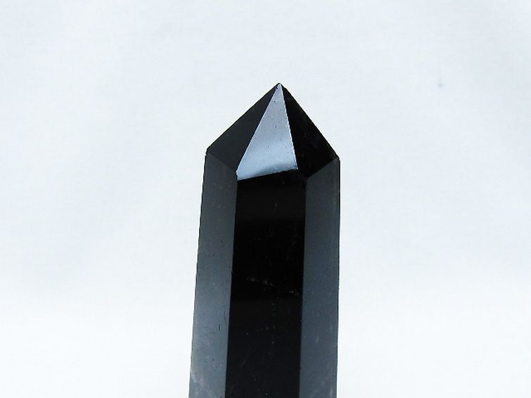 M1832☆黒水晶(モリオン)六角柱6.4Kg☆天然石　原石☆N50901-A M1832☆黒水晶(モリオン)六角柱6.4Kg☆天然石 原石☆N50901-A 黒