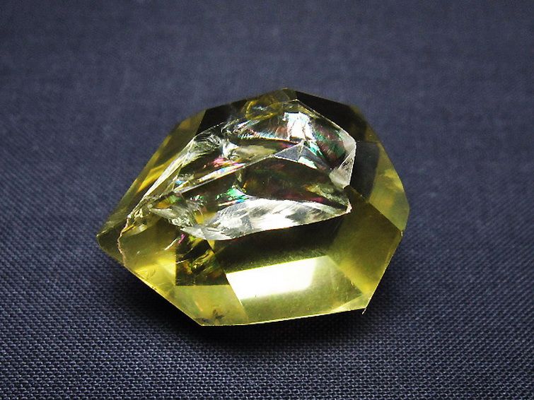 虹入り 黄水晶(シトリン) 原石 [t436-2979] 2枚目