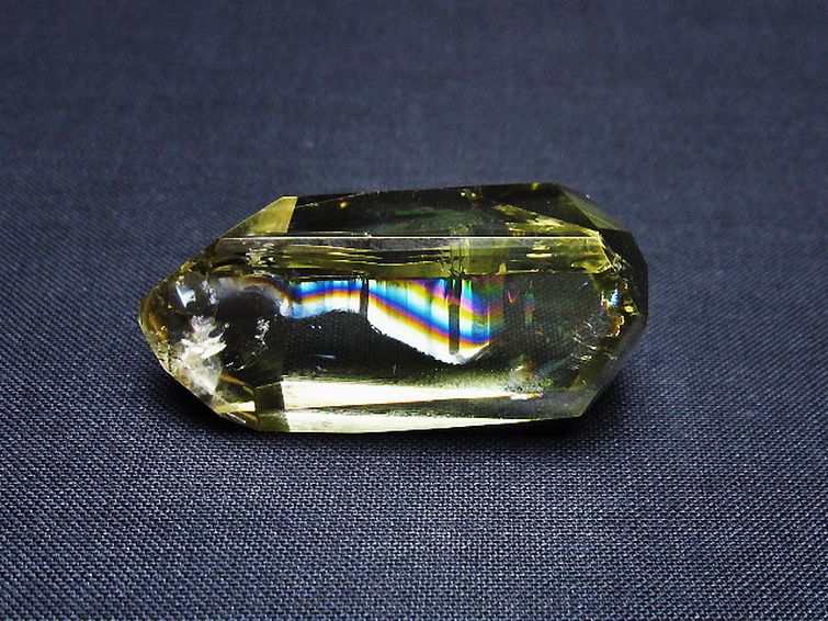 虹入り 黄水晶(シトリン) 原石 [t436-2981] 1枚目