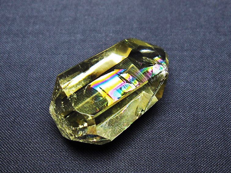 虹入り 黄水晶(シトリン) 原石 [t436-3000] 2枚目