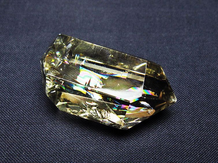 虹入り 黄水晶(シトリン) 原石[t436-3002]