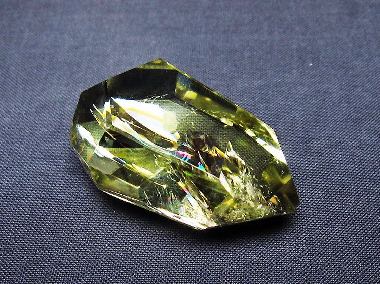 虹入り 黄水晶(シトリン) 原石[t436-3010]