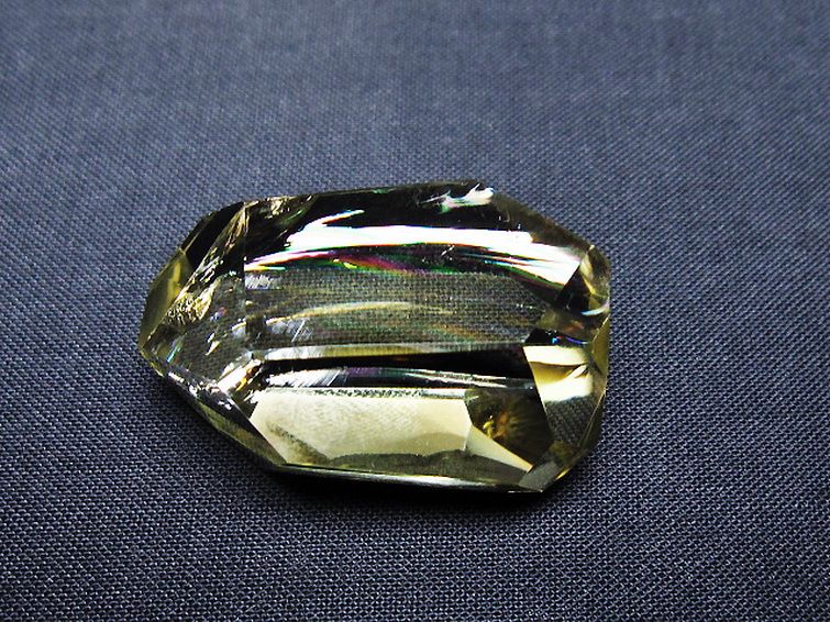 虹入り 黄水晶(シトリン) 原石[T436-3046] 2枚目