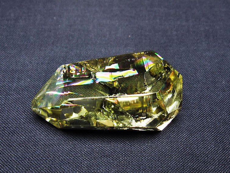 虹入り 黄水晶(シトリン) 原石[t436-3072]