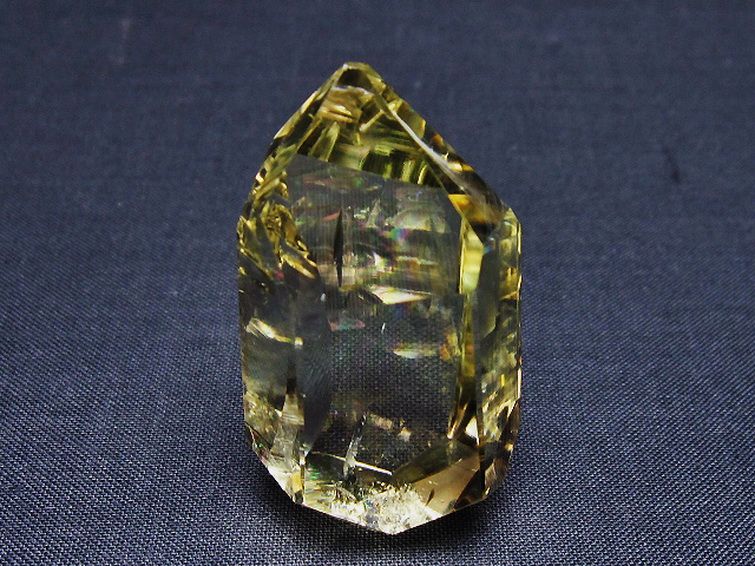 虹入り 黄水晶(シトリン) 原石 [t436-3083] 1枚目