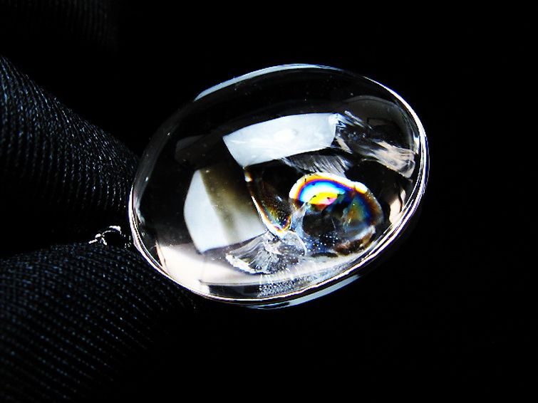 アイリスクォーツ 虹入り レインボー水晶 ペンダント t436-3136の説明