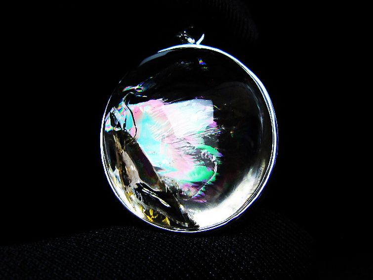 虹入り ライトニング水晶 ペンダント [t436-3147] 2枚目