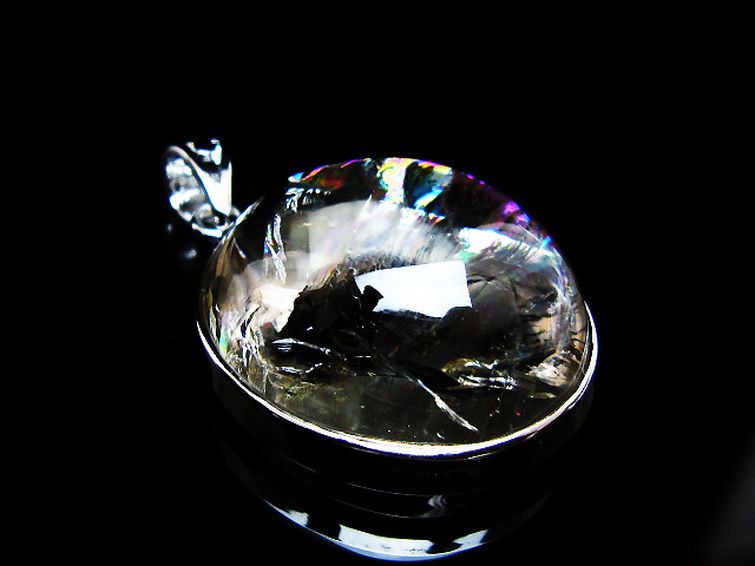 虹入り ライトニング水晶 ペンダント [t436-3147] 3枚目