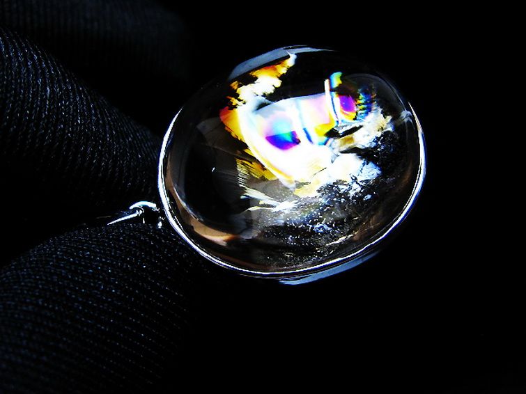 虹入り ライトニング水晶 ペンダント [t436-3156] 1枚目