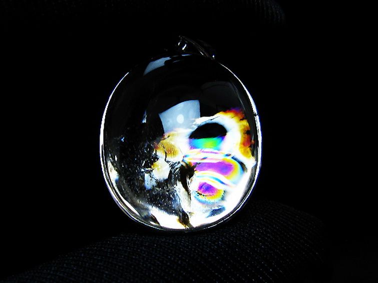 虹入り ライトニング水晶 ペンダント [t436-3156] 2枚目