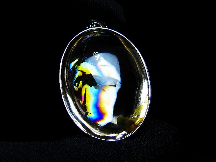 虹入り ライトニング水晶 ペンダント [t436-3179] 1枚目