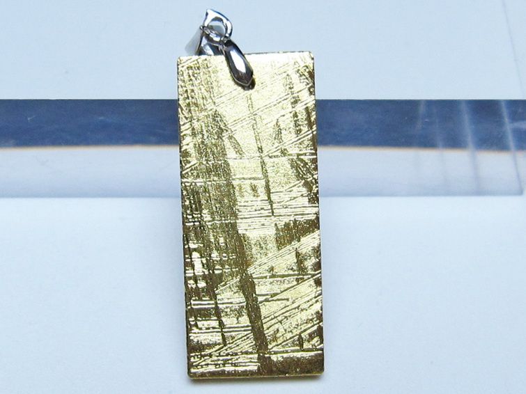 ゴールドギベオン メテオライト ペンダント [t452-3703] 1枚目