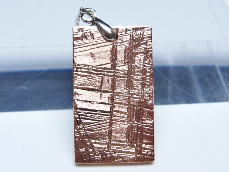 ピンクゴールドギベオン メテオライト ペンダント [t452-3730] 1枚目