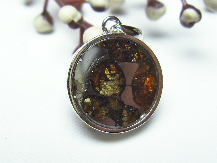 パラサイト隕石 かんらん石 ペンダント [t453-2412] 2枚目