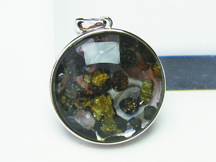 パラサイト隕石 かんらん石 ペンダント [t453-2610] 1枚目