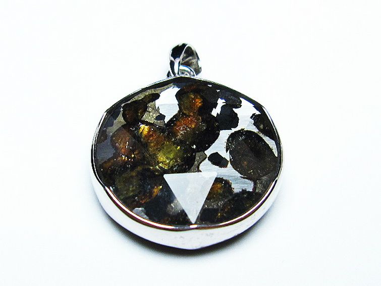 パラサイト隕石 かんらん石 大衛星 ペンダント [t453-2981] 1枚目