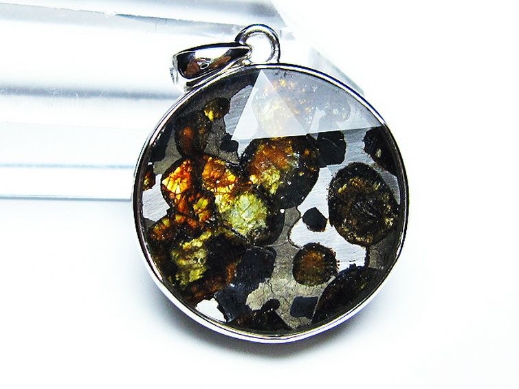 パラサイト隕石 かんらん石 大衛星 ペンダント [t453-2981] 2枚目