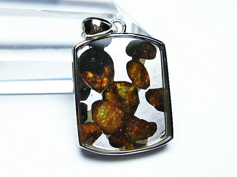 パラサイト隕石 かんらん石 ペンダント [t453-3053] 2枚目