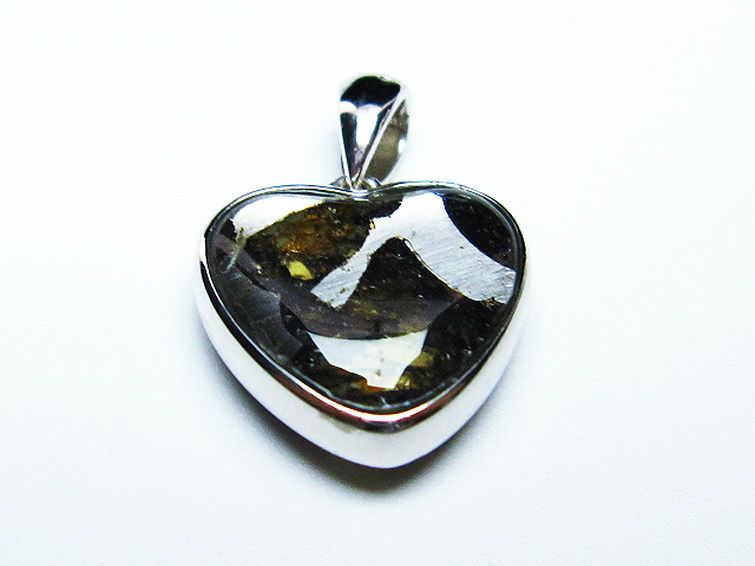 パラサイト隕石 かんらん石 ハート ペンダント [t453-3161] 1枚目