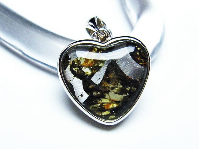 パラサイト隕石 かんらん石 ハート ペンダント [t453-3161] 2枚目