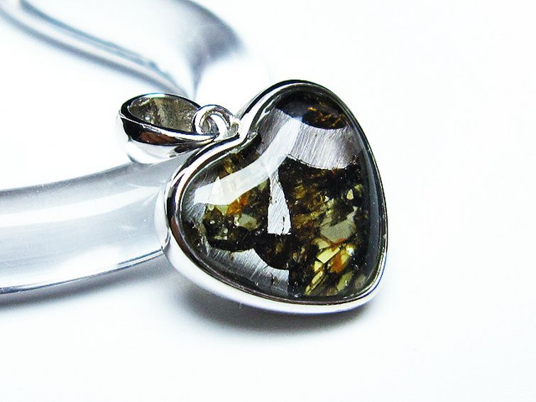 パラサイト隕石 かんらん石 ハート ペンダント [t453-3161] 3枚目