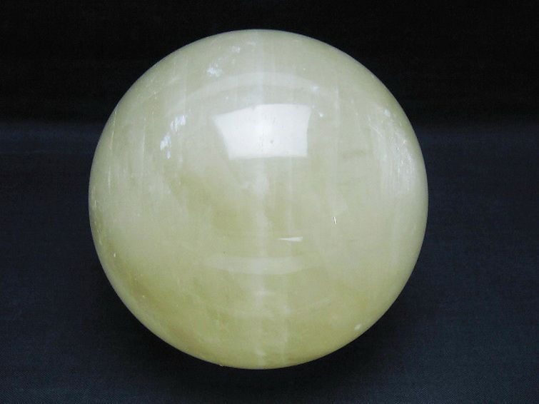 1.5Kg カルサイト 丸玉 105mm [t461-11644] 1枚目