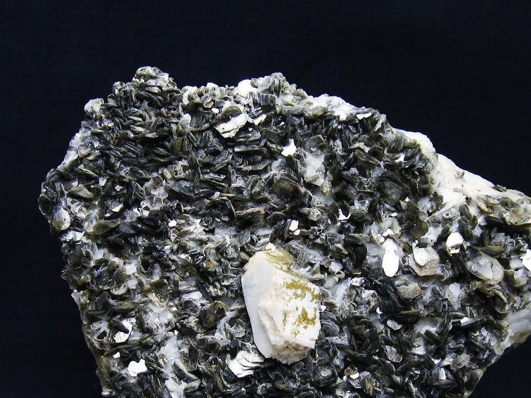 1Kg 雲母入り ヒマラヤ水晶 原石 [t501-4272] 2枚目