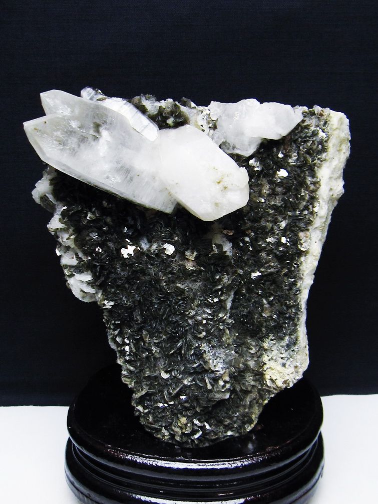 1.3Kg 雲母入り ヒマラヤ水晶 原石 [t501-4275] 1枚目