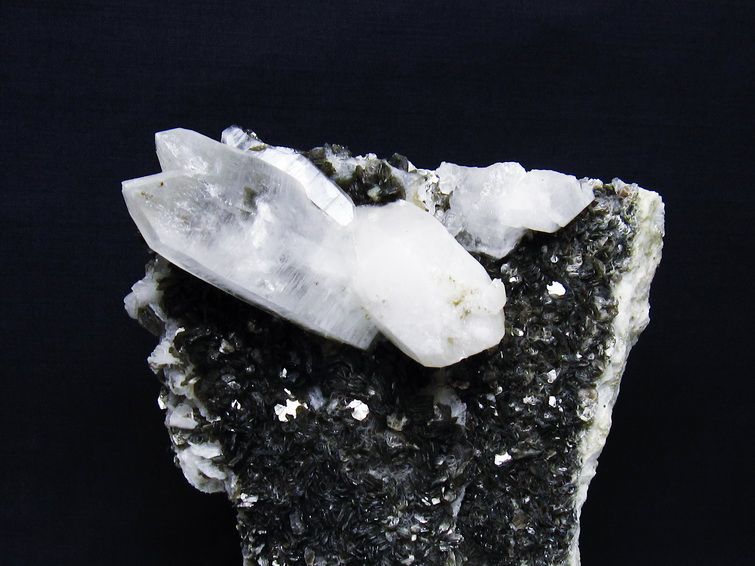 1.3Kg 雲母入り ヒマラヤ水晶 原石 [t501-4275] 2枚目