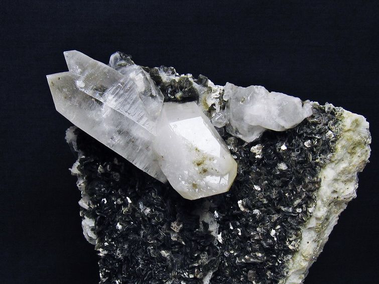 1.3Kg 雲母入り ヒマラヤ水晶 原石 [t501-4275] 3枚目