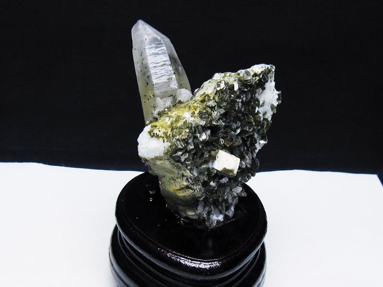 雲母入り ヒマラヤ水晶 原石 [t501-4287] 1枚目