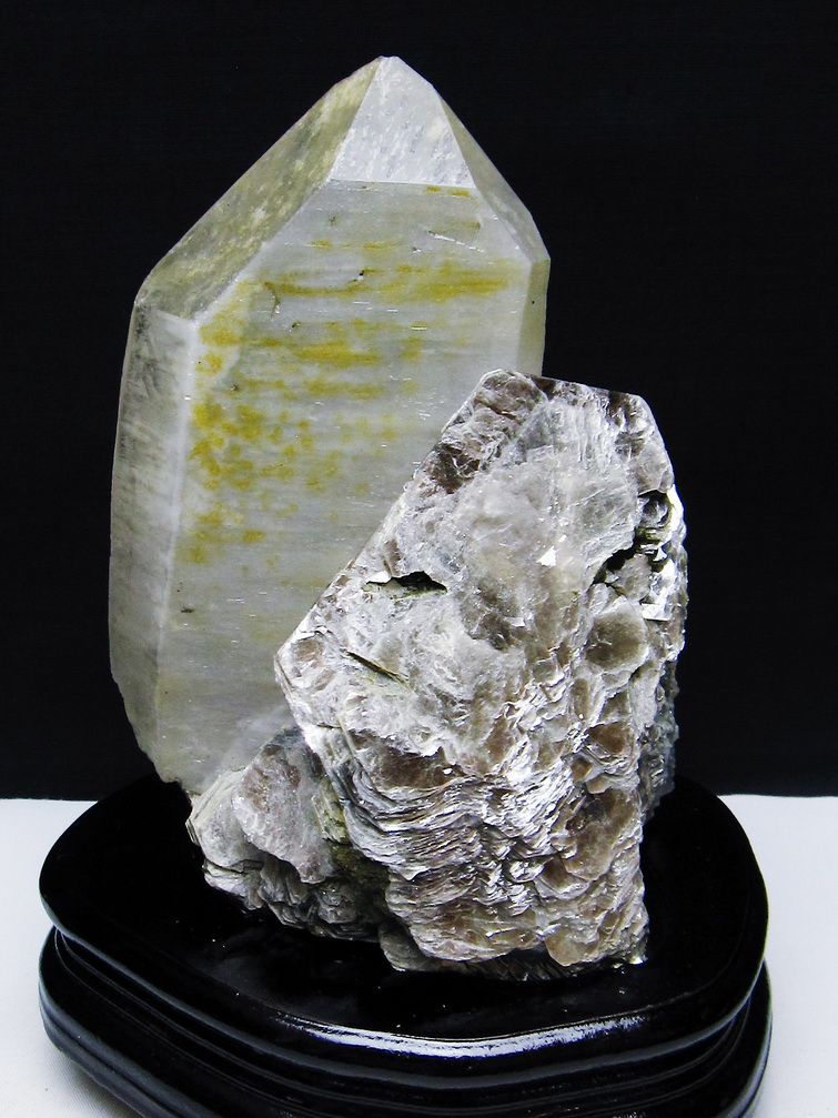 1.3Kg 雲母入り ヒマラヤ水晶 原石 [t501-4295] 1枚目