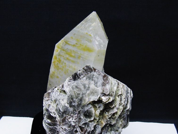 1.3Kg 雲母入り ヒマラヤ水晶 原石 [t501-4295] 2枚目